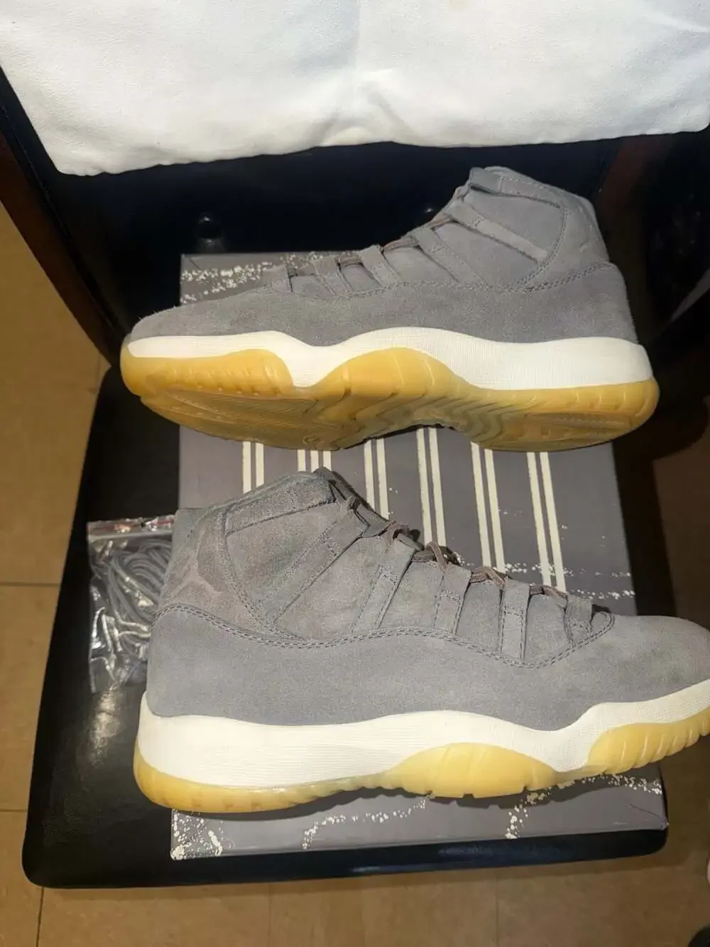 Air Jordan 11 Retro Premium Grey Suede Size 10 914433-003 VERY RARE SIZE